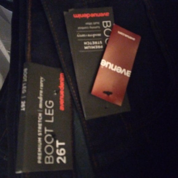 Avenue Denim Boot Leg Jeans Size 26T - Picture 4 of 6